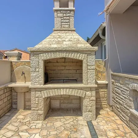 Vila Dzana Villa *
