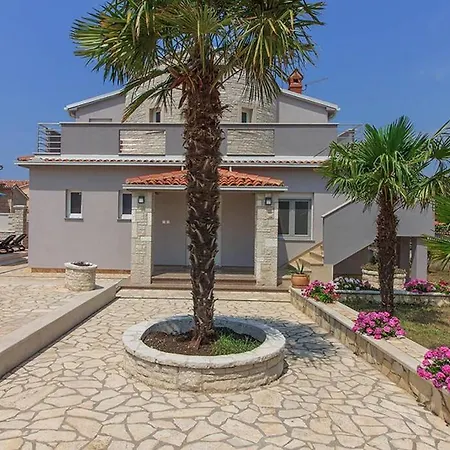 Vila Dzana
