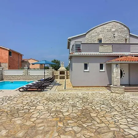 Vila Dzana Villa
