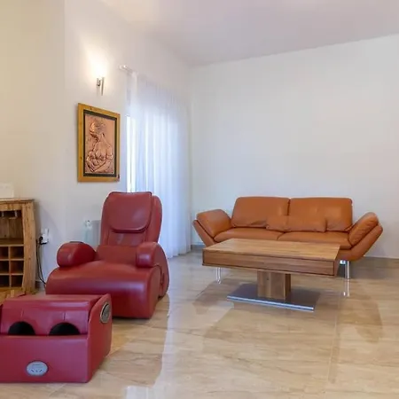 Vila Dzana Villa