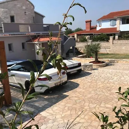 Vila Dzana